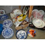 A mixed lot of collector's and other plates, COLLECT ONLY.