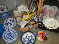 A mixed lot of collector's and other plates, COLLECT ONLY.
