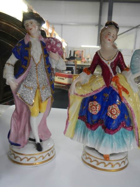 A quantity of porcelain figures (some a/f). - Image 3 of 4