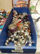 A mixed lot of costume jewellery.