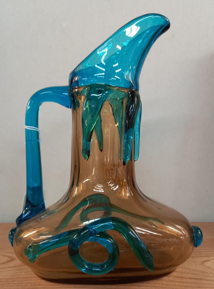 A late 19th/early 20th century, handblown glass wine jug, yellow ground with cobalt blue handle - Image 3 of 6