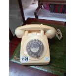 A retro vintage GPO 706F cream dial telephone