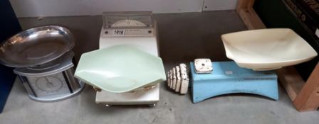 3 vintage scales (kitchen etc.) COLLECT ONLY