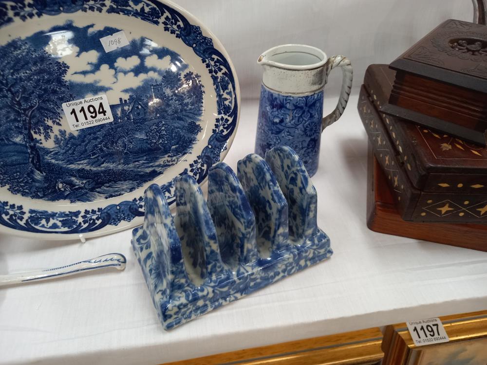 A blue & white ironstone toast rack & other pieces including gravy boat COLLECT ONLY - Image 3 of 3
