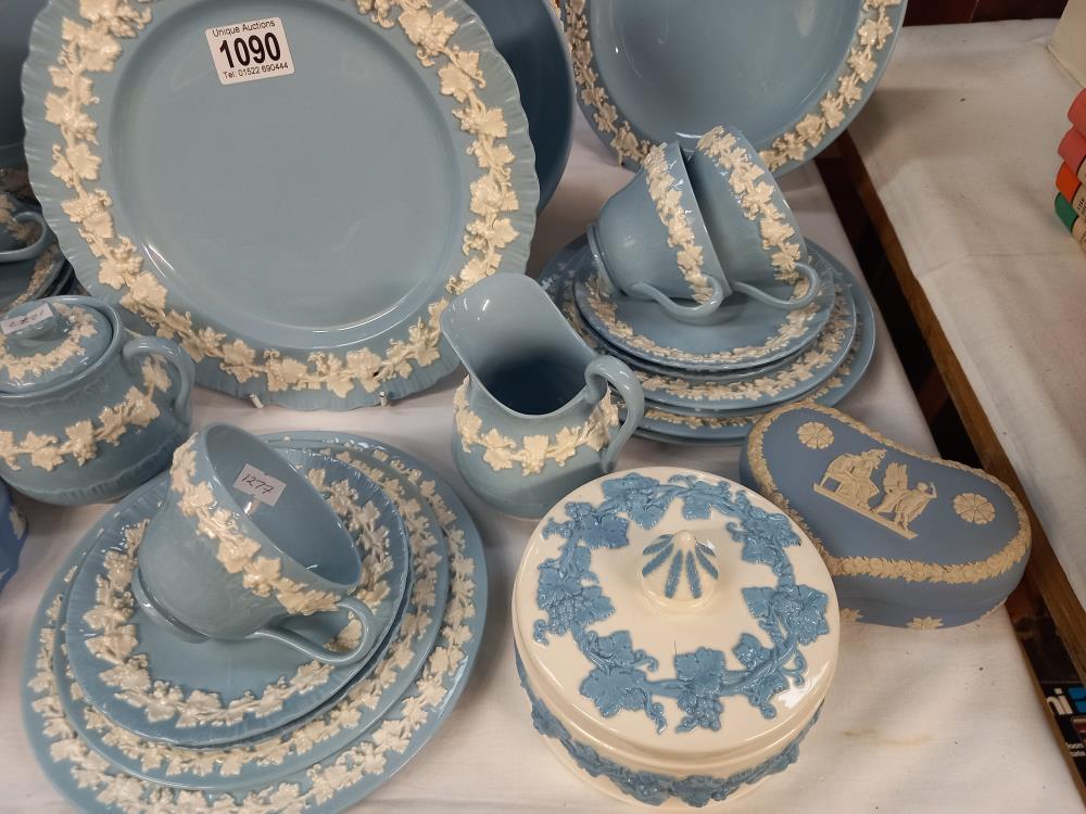 A Wedgwood dinner set and other Wedgwood items COLLECT ONLY - Image 5 of 5