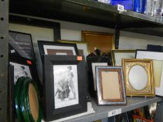A good lot of new photo frames.