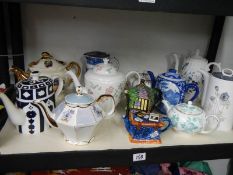 A mixed lot of teapots, COLLECT ONLY.