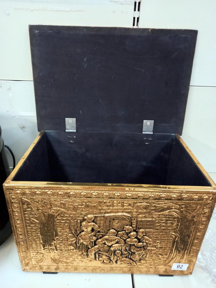 A vintage hammered brass log box COLLECT ONLY - Image 2 of 2