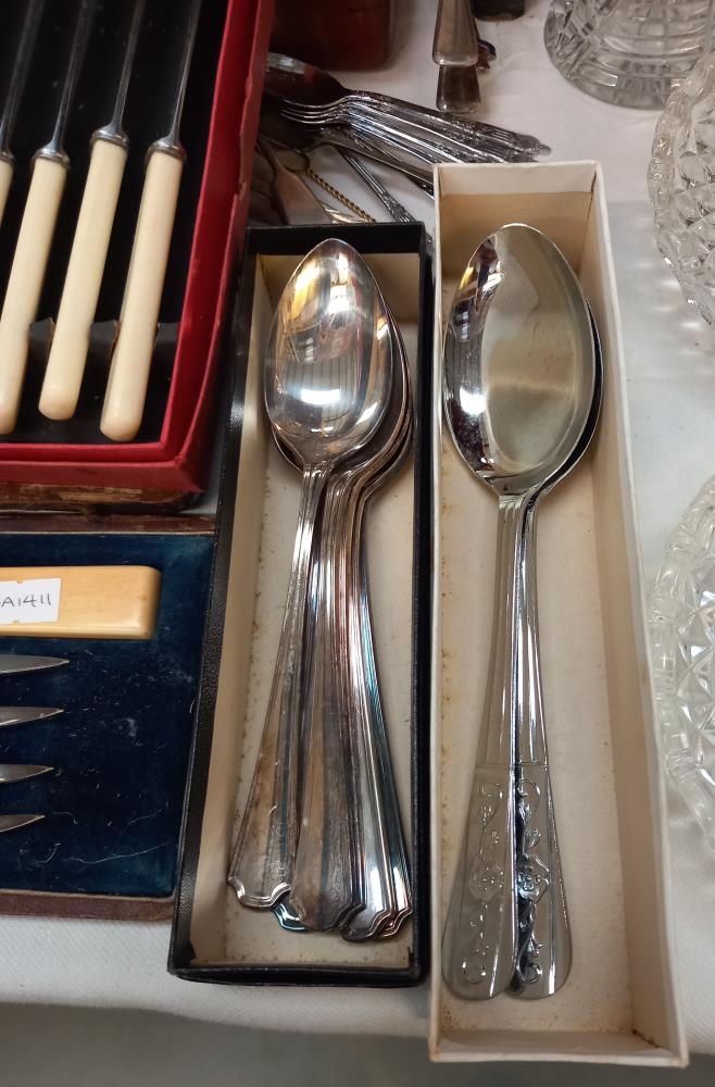 A quantity of cased cutlery etc - Image 6 of 7