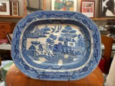 A Victorian blue & white willow pattern meat plate