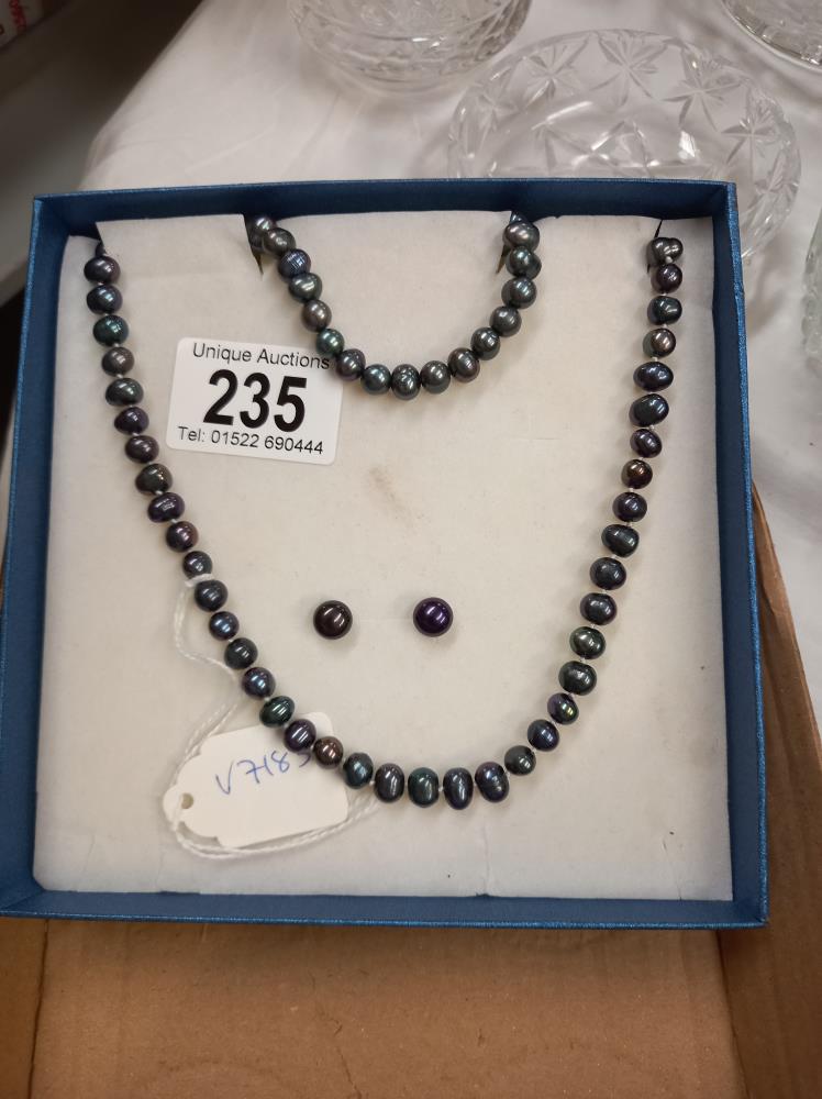 A set of beads and earrings, plus a quantity of other loose beads etc - Image 2 of 2