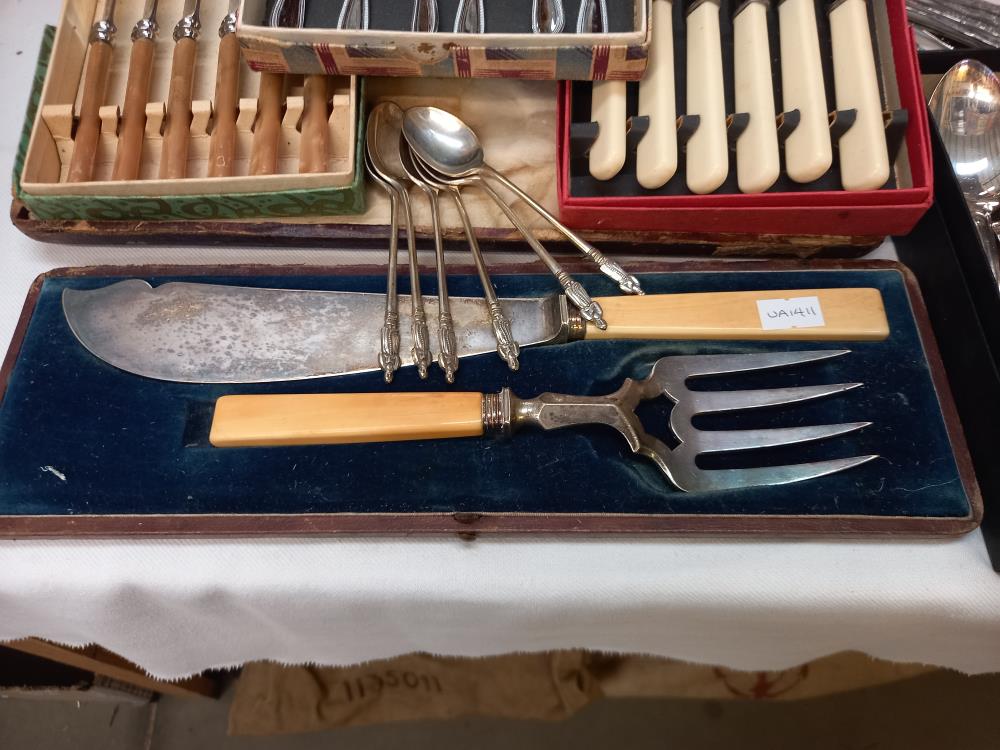 A quantity of cased cutlery etc - Image 5 of 7