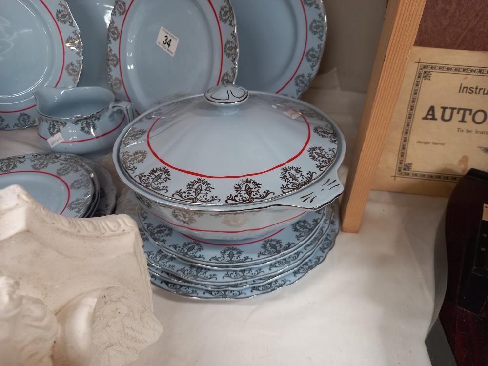 An Alfred Meakin Harmony Venetian blue dinner service COLLECT ONLY - Image 4 of 4