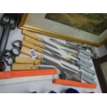 A mixed lot of kitchen knives.