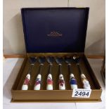 A boxed Royal Worcester Evesham gold set of 6 tea spoons