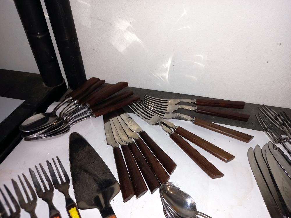 A good lot of matching cutlery including cake slice & forks COLLECT ONLY - Image 2 of 6