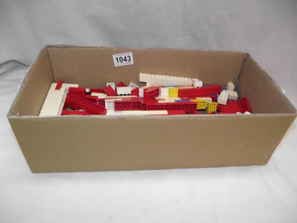 A box of vintage Lego - Image 2 of 2
