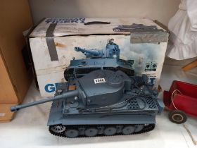 A Heng long 1/16 German tank 1 radio controlled tank, missing charger and aerial for remote. No