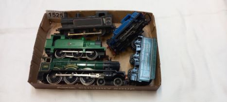 4 '00' gauge railway engines and 1 tender