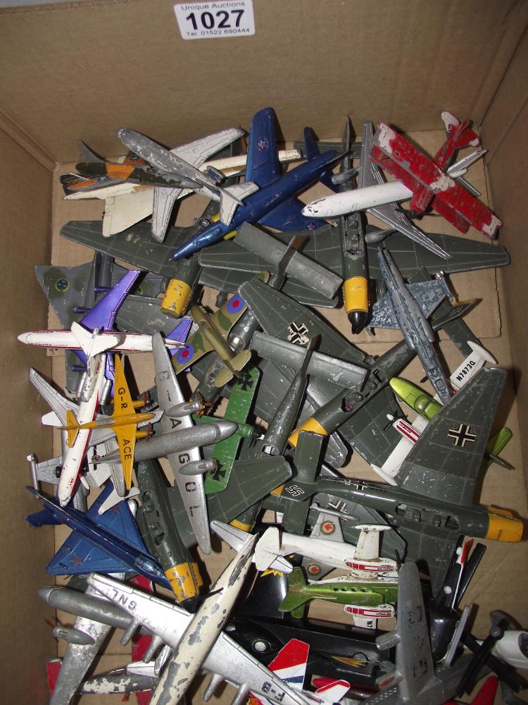 A box of Dinky, Lintoy, Corgi etc aircraft including York and Junkers etc - Image 4 of 4