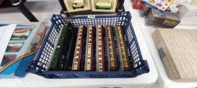 A quantity of '00' gauge coaches including Hornby and mainline