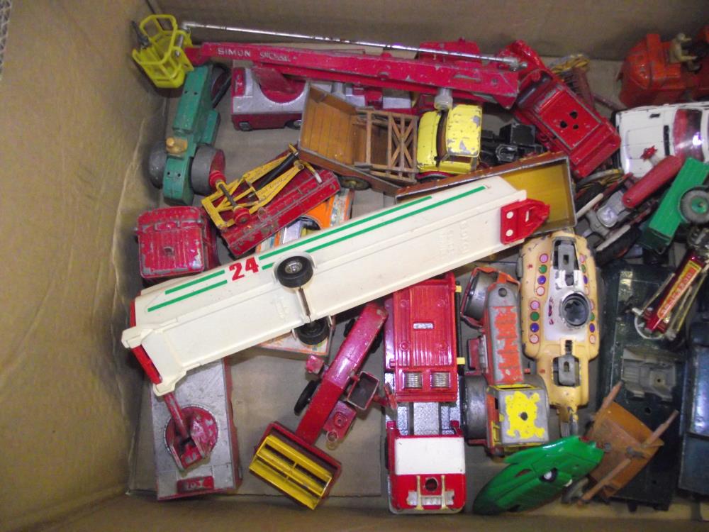 A large box of play worn Dinky Corgi etc including Yellow Submarine, glider trailer etc - Image 3 of 3