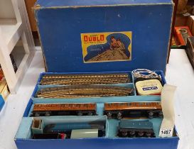 A Hornby Dublo 3 aril electric train set, Sir Nigel Gresley