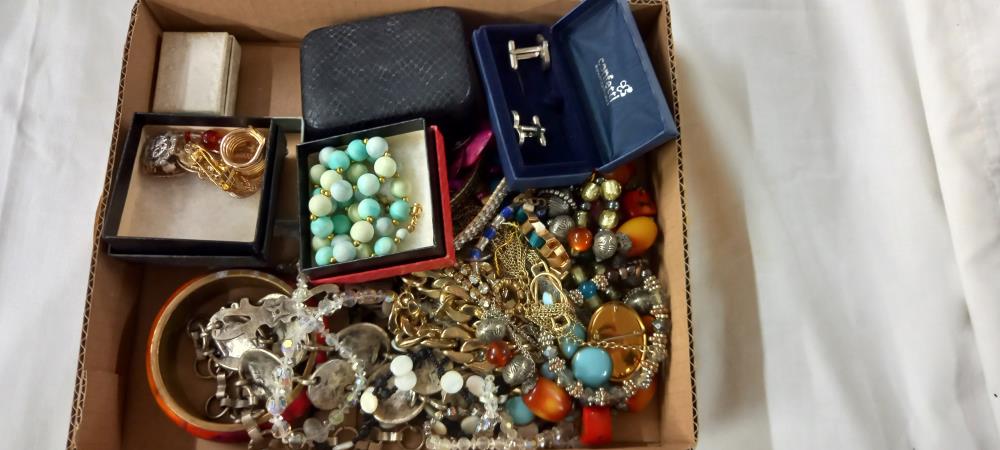 A box of costume jewellery - Image 2 of 2