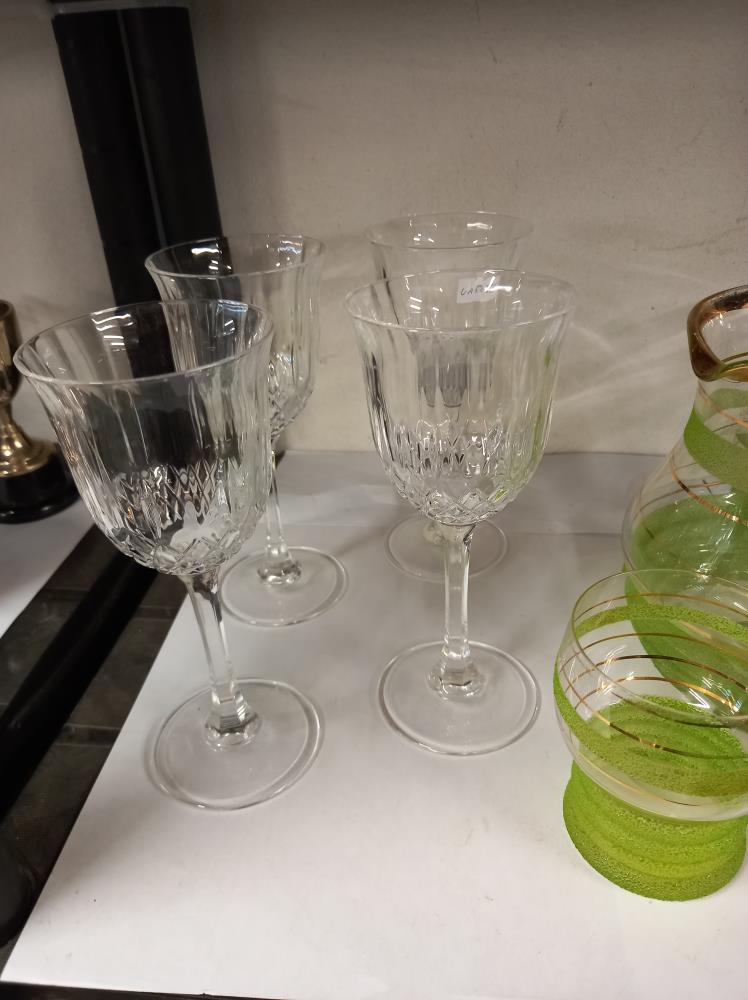 A quantity of drinking glasses & a lovely vintage water/juice jug with green stripes COLLECT ONLY - Image 2 of 4