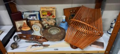 A mixed lot including shoe horn, crumb brush, die cast etc COLLECT ONLY