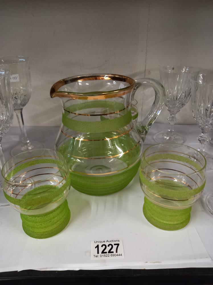 A quantity of drinking glasses & a lovely vintage water/juice jug with green stripes COLLECT ONLY - Image 3 of 4