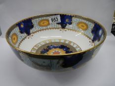 A good mid 20th century Royal Worcester bowl in good condition.