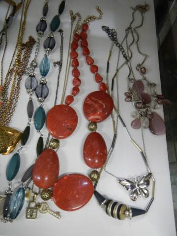 A good lot of necklaces etc., - Image 2 of 4