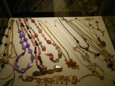 A mixed lot of necklaces.