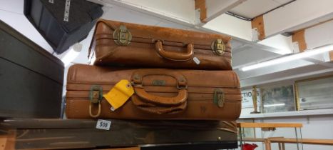 2 vintage suitcases