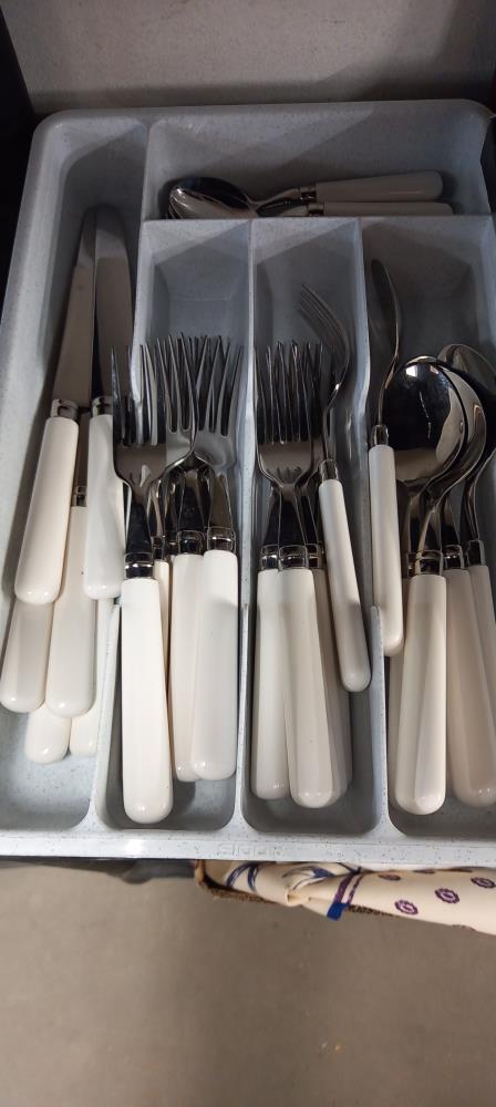 A good lot of cutlery including boxed items - Image 2 of 4
