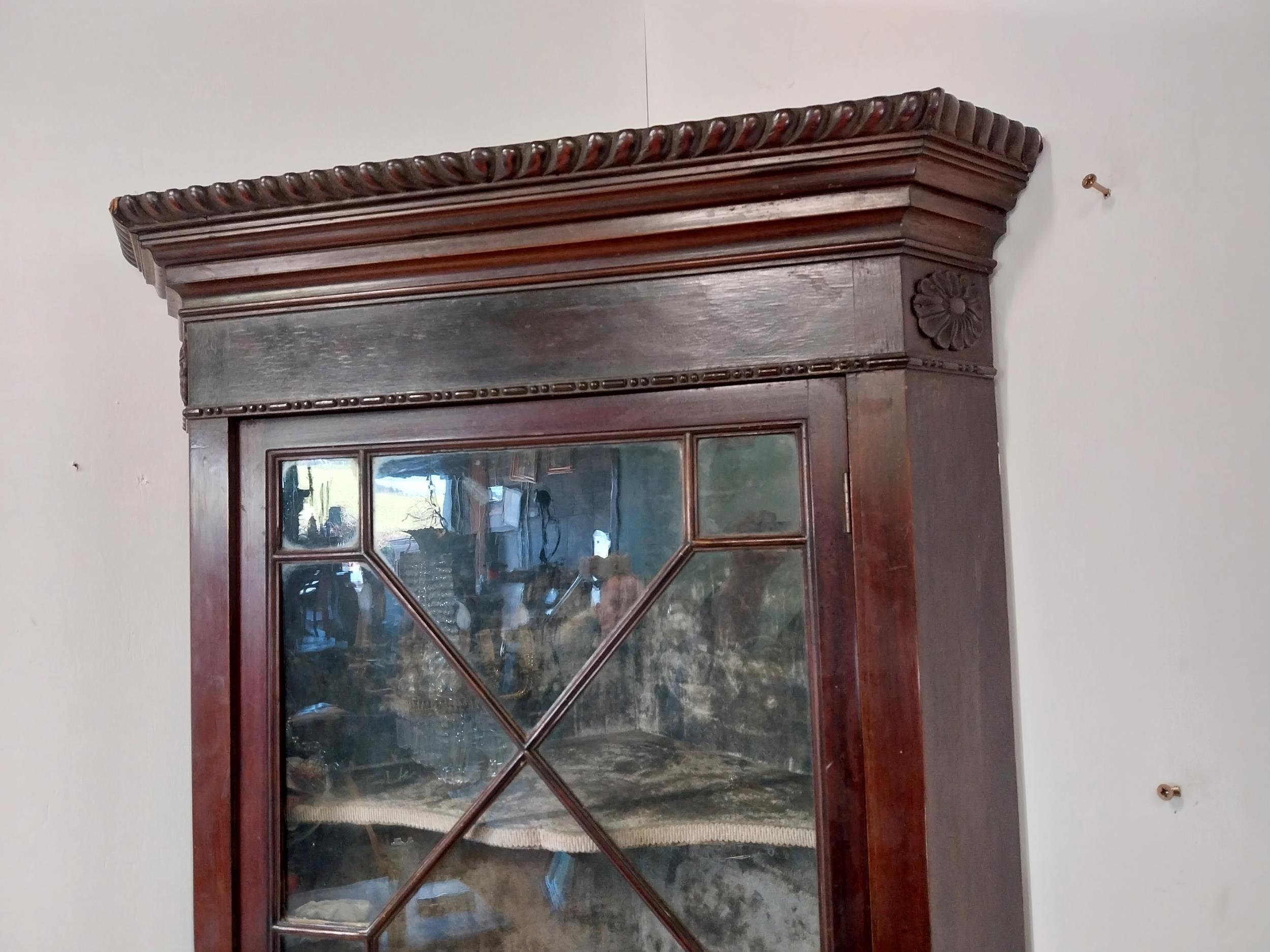 Edwardian mahogany corner cabinet with astral glazed doors and crushed velvet interior on bracket - Image 2 of 4