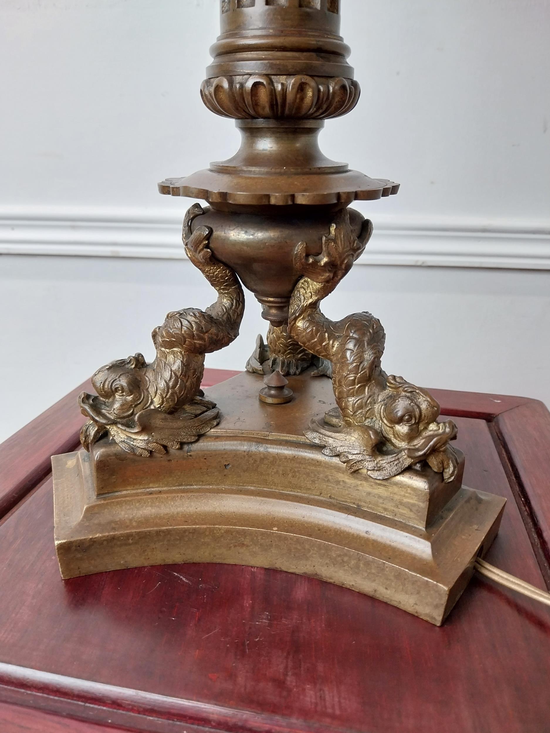 Exceptional quality 19th C. gilded brass table lamp raised on fluted column decorated with carp { - Image 2 of 4