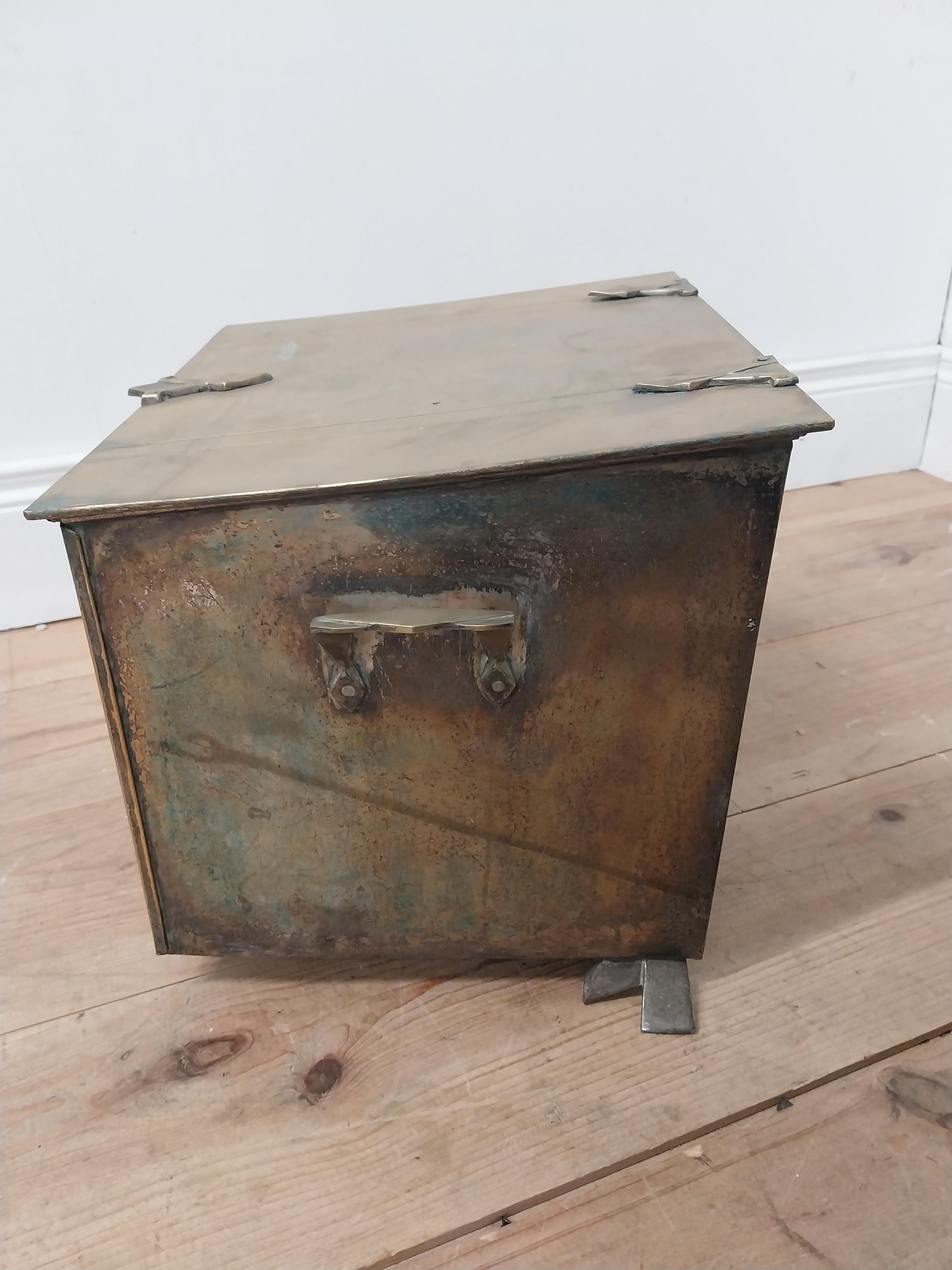 Edwardian brass coal box {32cm H x 38cm W x 30cm D} - Bild 2 aus 5