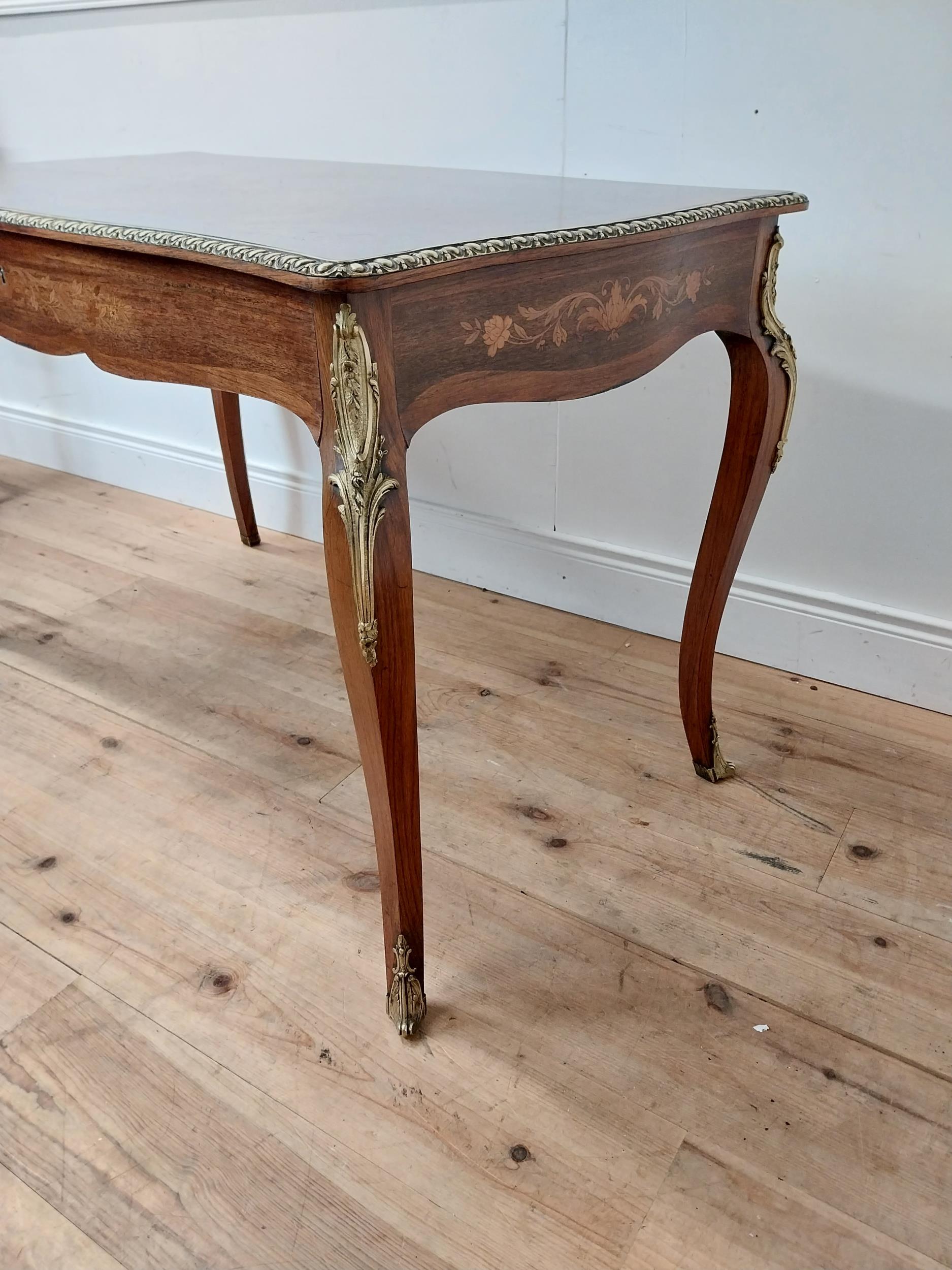 Exceptional quality French inlaid kingwood centre table with ormolou mounted raised on cabriole legs - Image 3 of 6