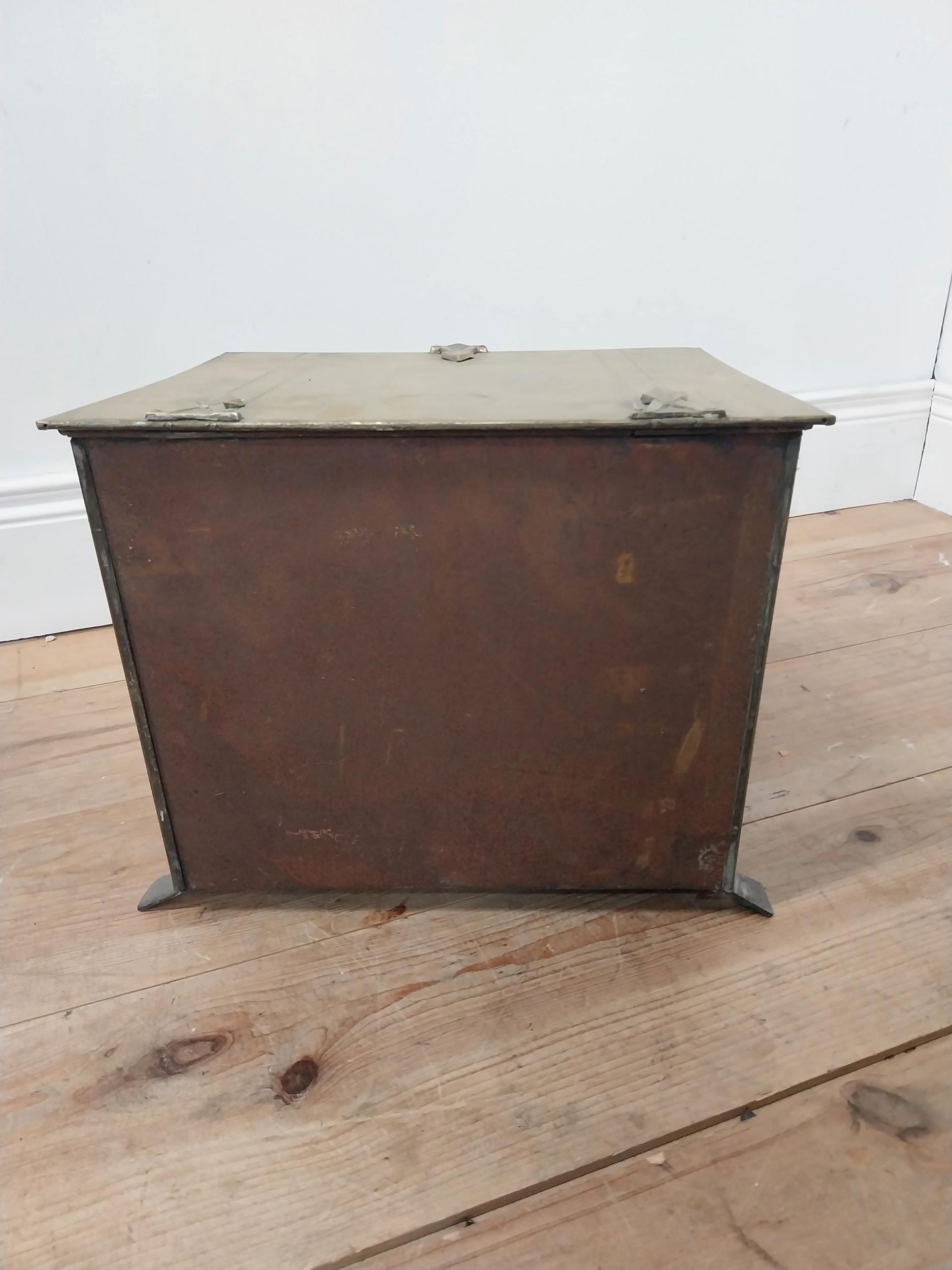 Edwardian brass coal box {32cm H x 38cm W x 30cm D} - Bild 3 aus 5
