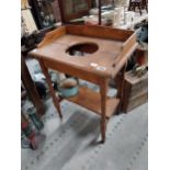 19th C. painted pine washstand {73 cm H x 60 cm W x 43 cm D}.