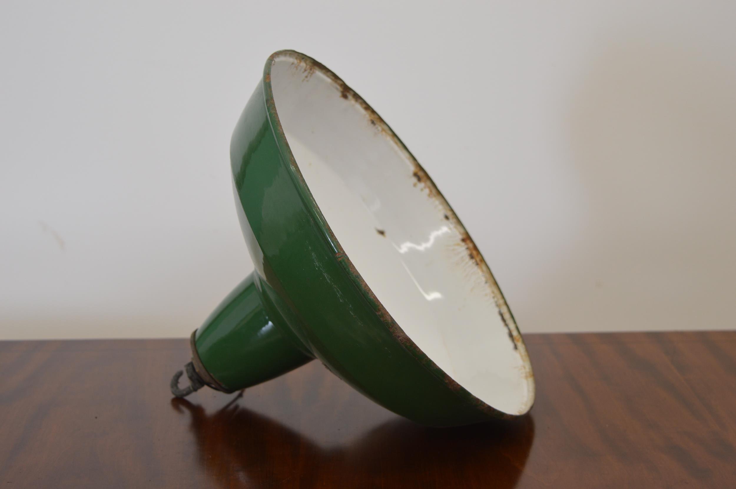 Set of four vintage green enamel industrial light shades {30 cm H x 35 cm W}. - Image 3 of 3