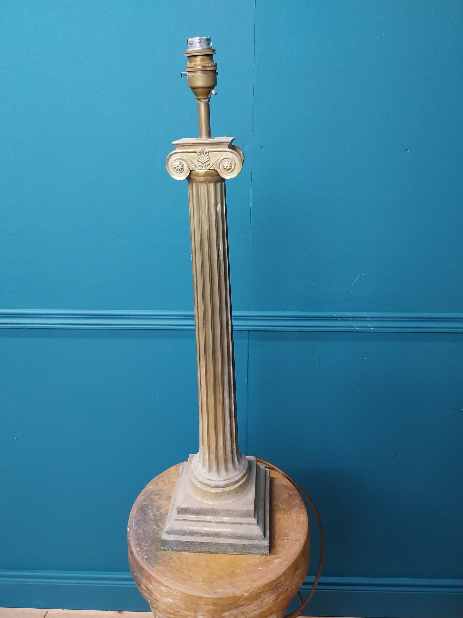 Brass Corinthian column lamp base. {61 cm H x 15 cm W x 15 cm D}.