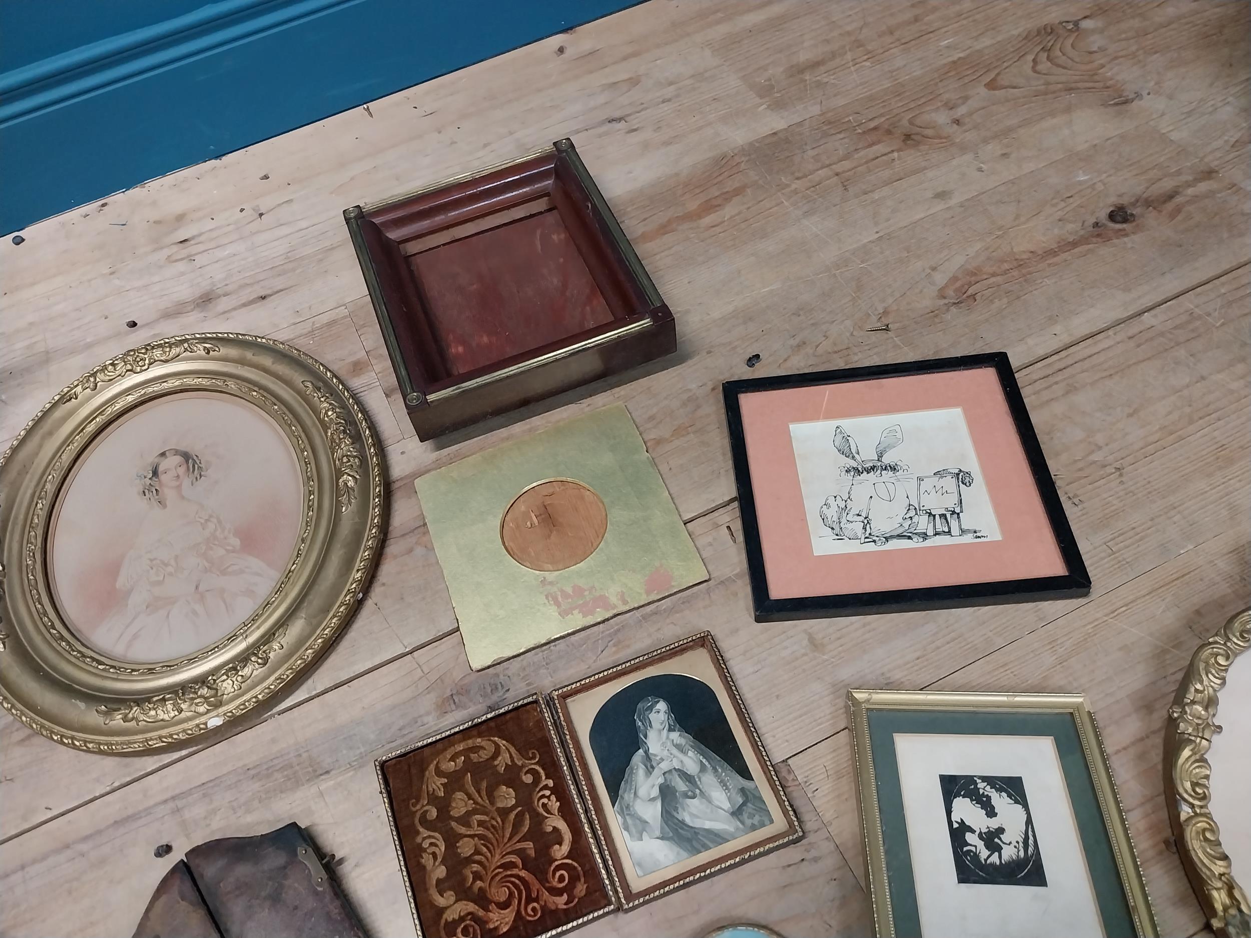 Miscellaneous collection of picture frames. - Image 5 of 6