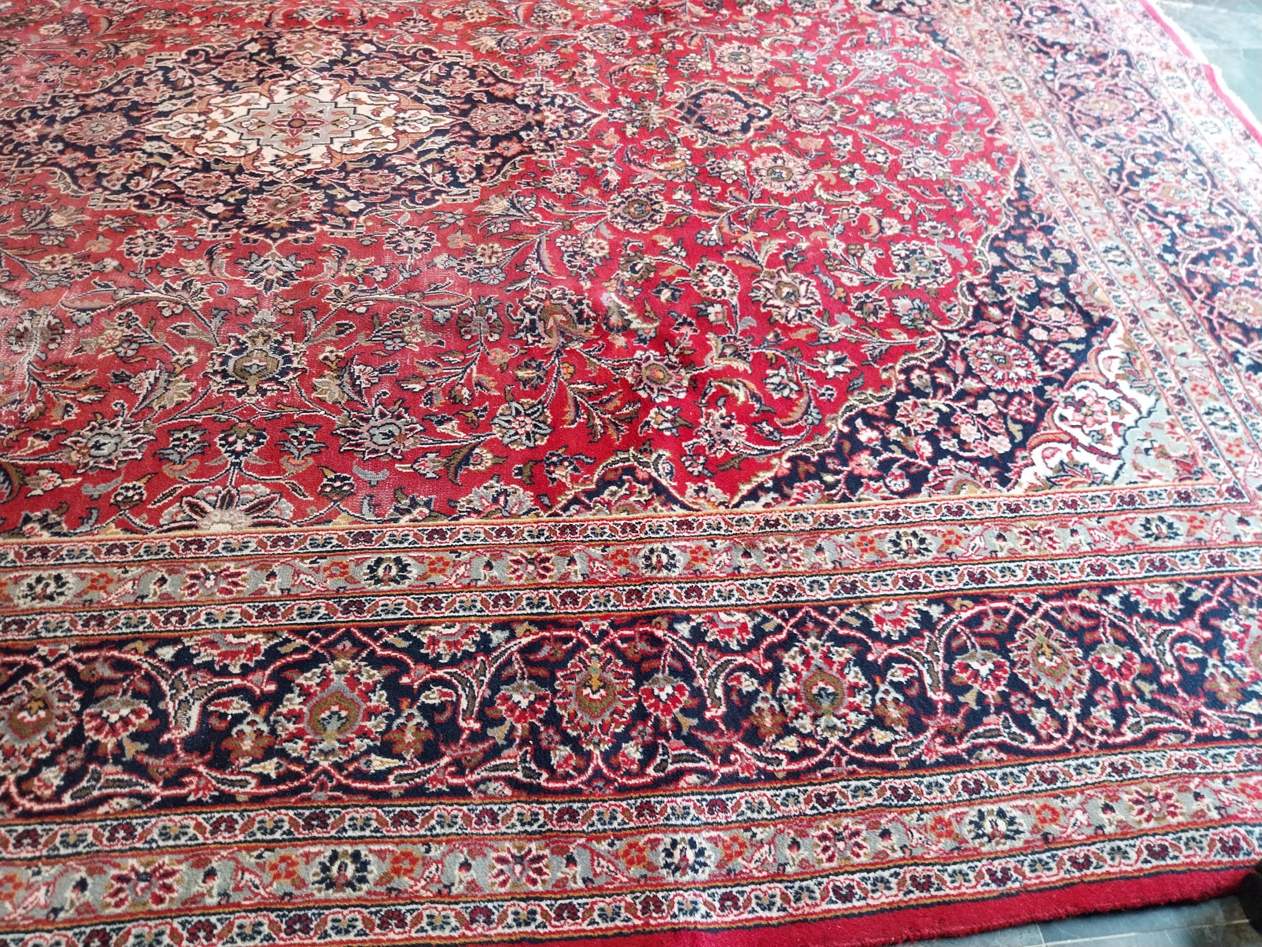 Good quality decorative Persian carpet square {384cm L x 291cm W} - Image 6 of 6
