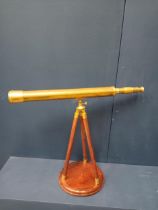 Mahogany and brass table telescope {H 50cm x W 60cm x D 20cm }.