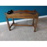 Good quality mahogany butlers tray on stand in the Georgian style {54 cm H x 77 cm W x 40 cm D}.