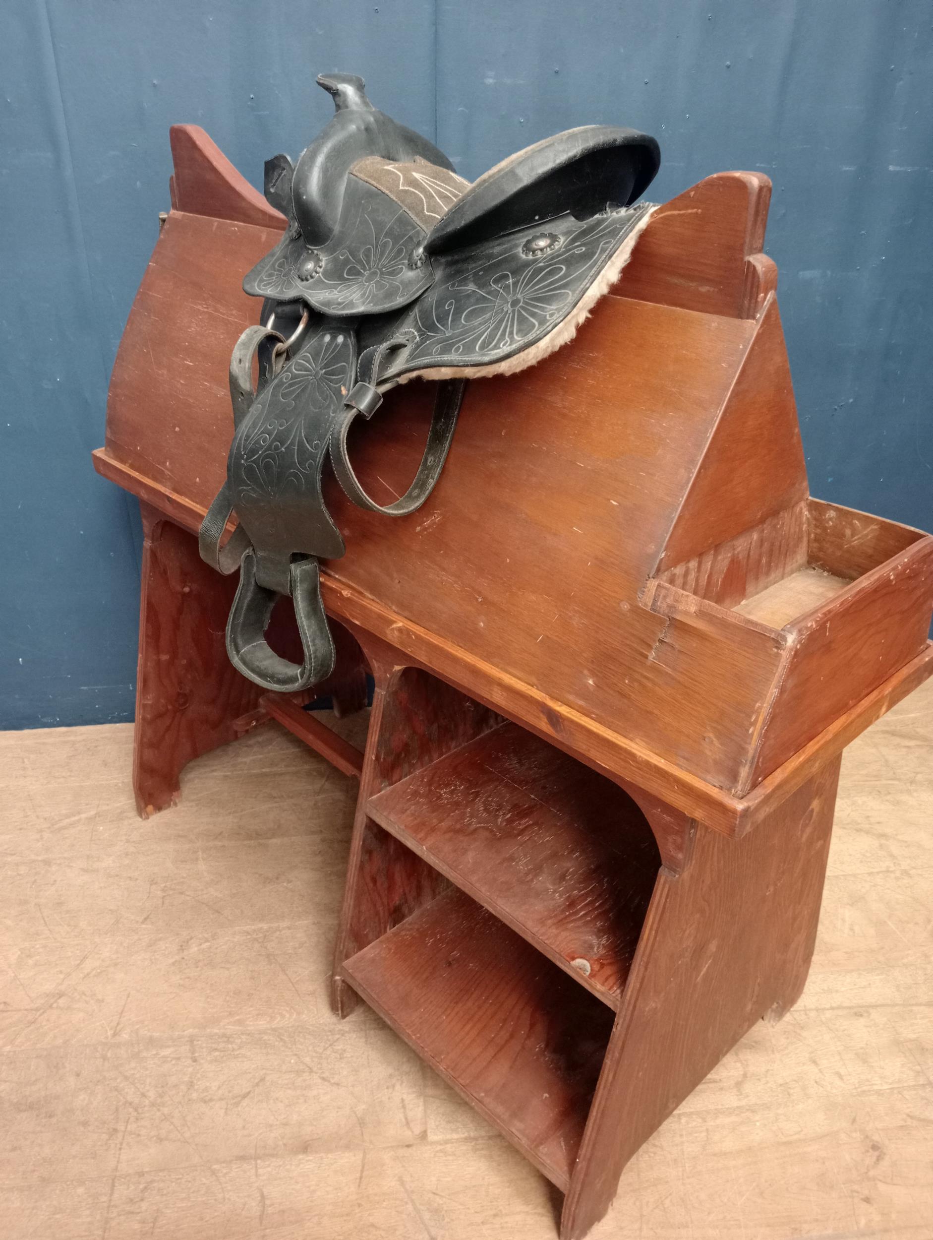 Cowboys leather saddle {H 60cm x W 50cm x D 40cm }. - Image 5 of 5