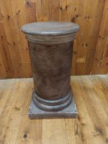 Good quality onyx pedestal with damage {76 cm H x 42 cm W x 42 cm D}.